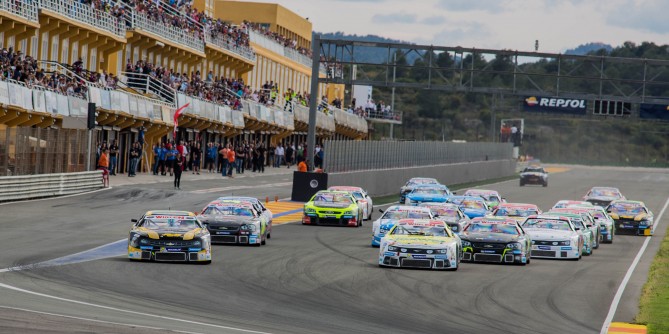 Starke Leistung beim Saisonauftakt der NASCAR Euro Series in Valencia