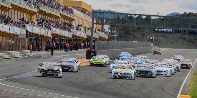 Starke Leistung beim Saisonauftakt der NASCAR Euro Series in Valencia